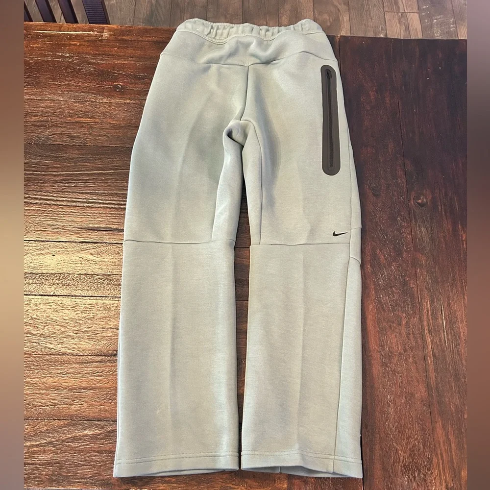 NWOT Nike Sportswear Tech Fleece Hoodie and Open Hem Pants Set- Green Clay/Black - Picture 9 of 15